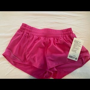NEW Lululemon Sonic Pink Hotty Hot shorts